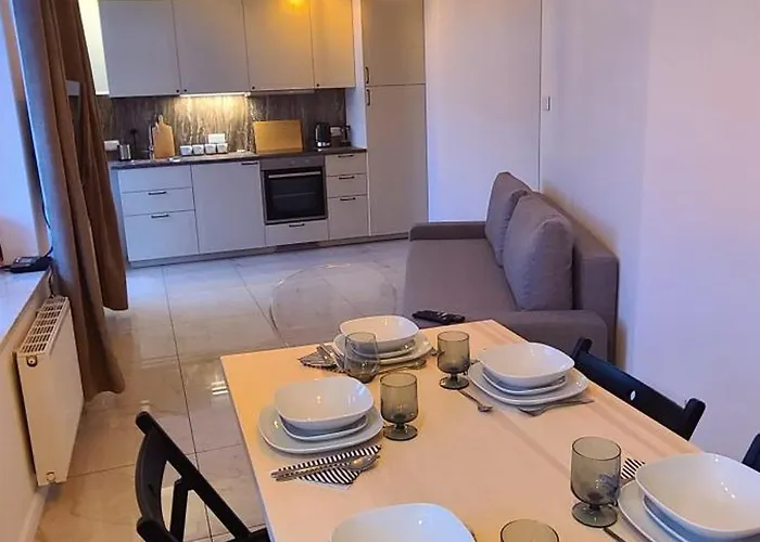 Versatile Apartment-unique Design Free Parking *