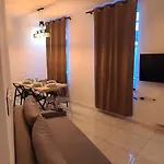 Versatile Apartment-unique Design Free Parking Apartment *